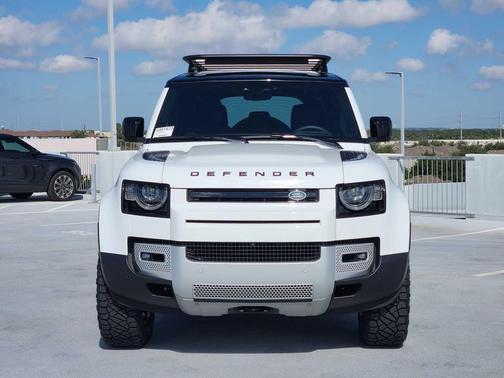 2025 Land Rover Defender 110 P400 S