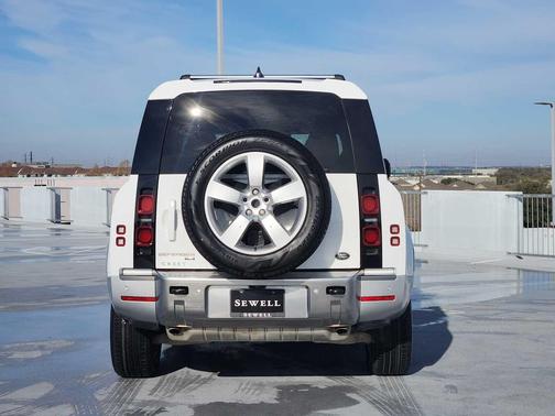 2023 Land Rover Defender SE