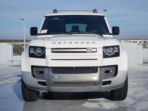 2023 Land Rover Defender SE