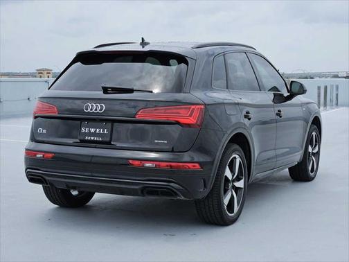 2022 Audi Q5 45 S line Premium Plus