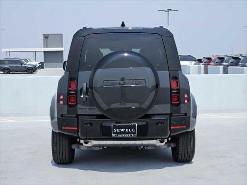 2025 Land Rover Defender 110 P400 X-Dynamic SE