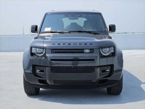 2025 Land Rover Defender 110 P400 X-Dynamic SE