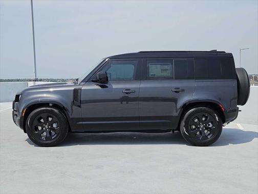 2025 Land Rover Defender 110 P400 X-Dynamic SE