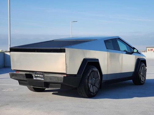 2024 Tesla Cybertruck Cyberbeast