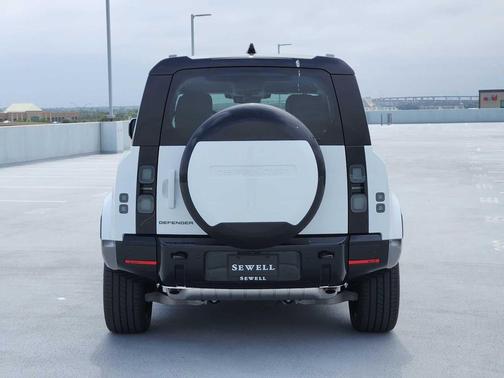 Fuji White 2026 Land Rover Defender P400 X-Dynamic SE