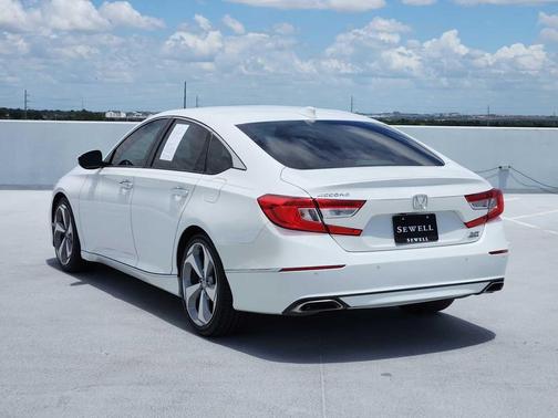 Platinum White Pearl 2018 Honda Accord Touring 2.0T