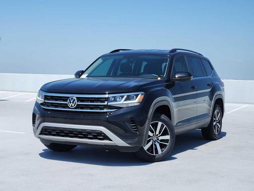 Deep Black Pearl 2022 Volkswagen Atlas 2.0T SE