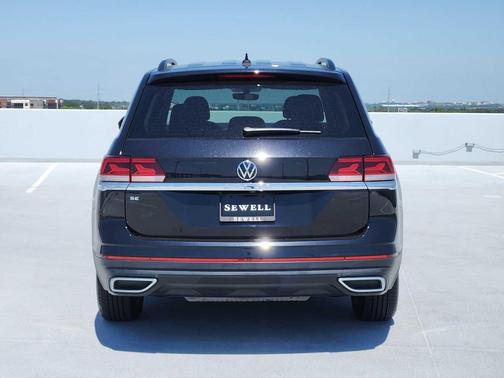 Deep Black Pearl 2022 Volkswagen Atlas 2.0T SE