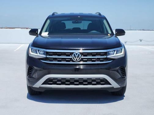 Deep Black Pearl 2022 Volkswagen Atlas 2.0T SE