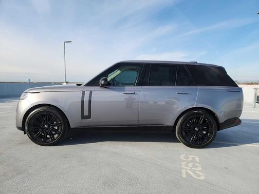 2024 Land Rover Range Rover P530 SE SWB