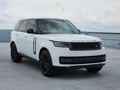 Fuji White 2026 Land Rover Range Rover P400 SE