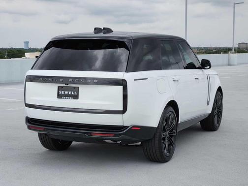 Fuji White 2026 Land Rover Range Rover P400 SE