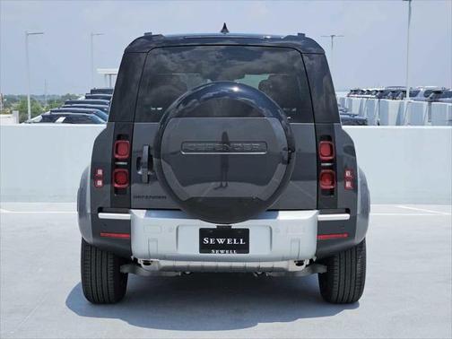 2025 Land Rover Defender 110 P300