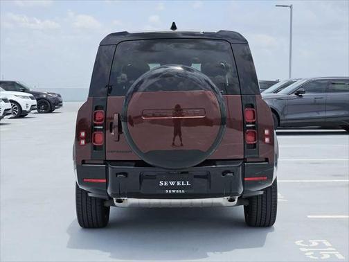 2025 Land Rover Defender 130 P400 X-Dynamic SE
