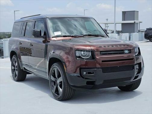 2025 Land Rover Defender 130 P400 X-Dynamic SE