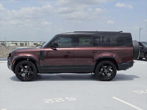 2025 Land Rover Defender 130 P400 X-Dynamic SE