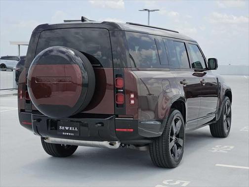 2025 Land Rover Defender 130 P400 X-Dynamic SE