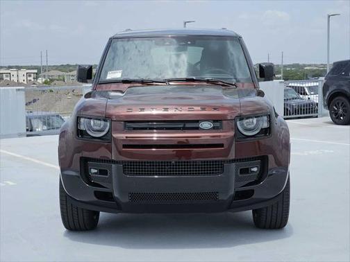2025 Land Rover Defender 130 P400 X-Dynamic SE
