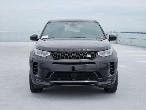 Santorini Black Metallic 2024 Land Rover Discovery Sport Dynamic SE
