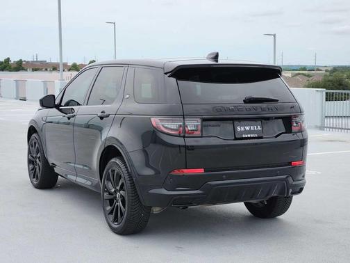 Santorini Black Metallic 2024 Land Rover Discovery Sport Dynamic SE