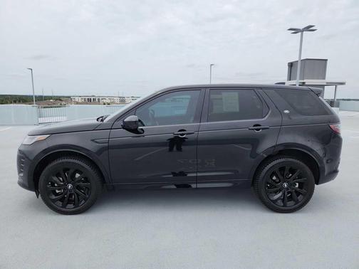 Santorini Black Metallic 2024 Land Rover Discovery Sport Dynamic SE