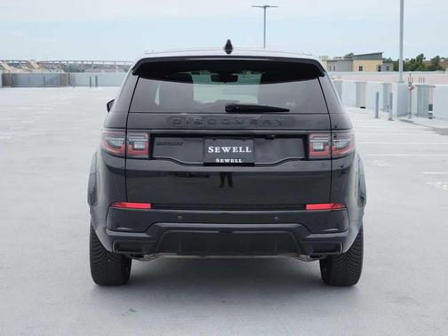 Santorini Black Metallic 2024 Land Rover Discovery Sport Dynamic SE