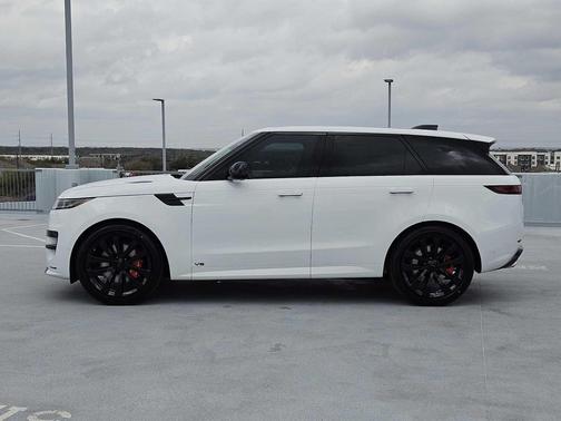 2026 Land Rover Range Rover Sport SE