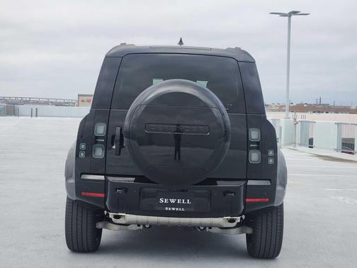 2026 Land Rover Defender P400 X-Dynamic SE