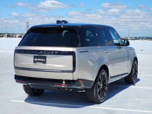 BATUMI GOLD 2026 Land Rover Range Rover P530 SE