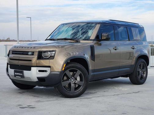 2023 Land Rover Defender SE