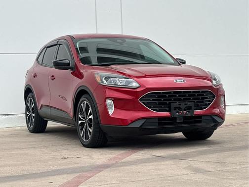 Rapid Red Metallic Tinted Clearcoat 2022 Ford Escape SE
