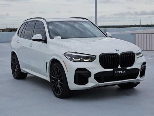 2022 BMW X5 M50i