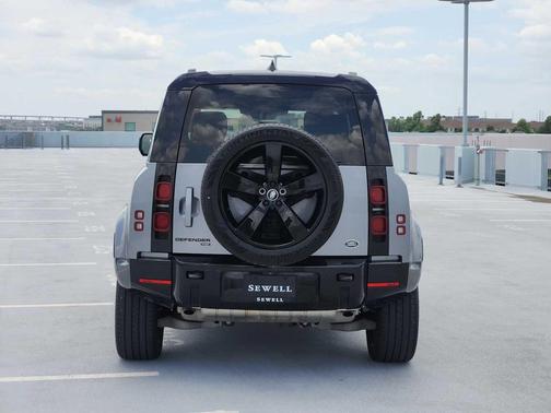 Eiger Grey Metallic 2023 Land Rover Defender X-Dynamic SE