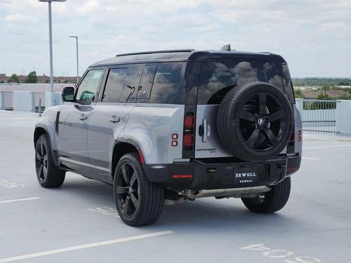 Eiger Grey Metallic 2023 Land Rover Defender X-Dynamic SE