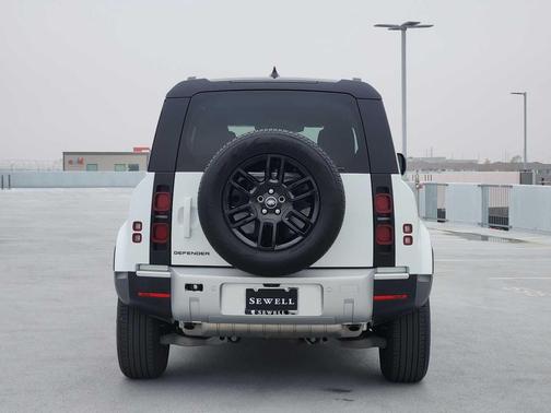 2025 Land Rover Defender 110 P400 S