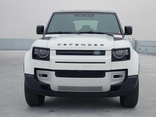 2025 Land Rover Defender 110 P400 S