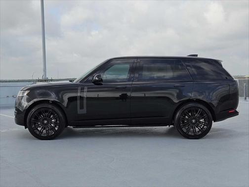 2025 Land Rover Range Rover P400 SE 7 Seat