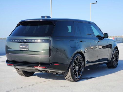 2025 Land Rover Range Rover P530 SE 7 Seat