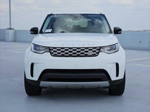 2024 Land Rover Discovery P300 S
