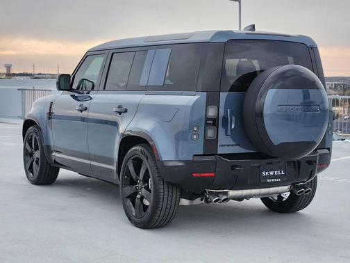 2026 Land Rover Defender P500 X-Dynamic SE