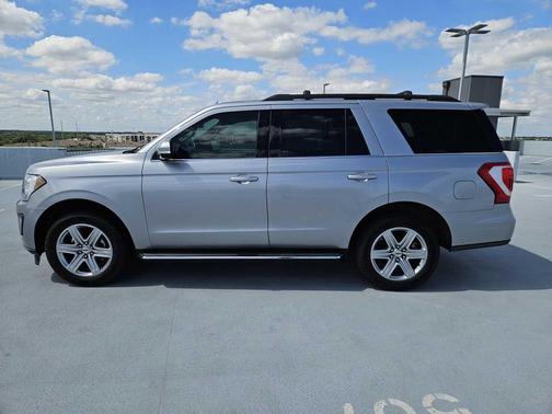 Iconic Silver Metallic 2021 Ford Expedition XLT
