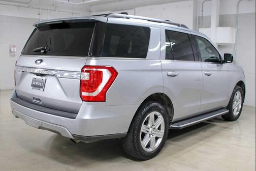 Iconic Silver Metallic 2021 Ford Expedition XLT