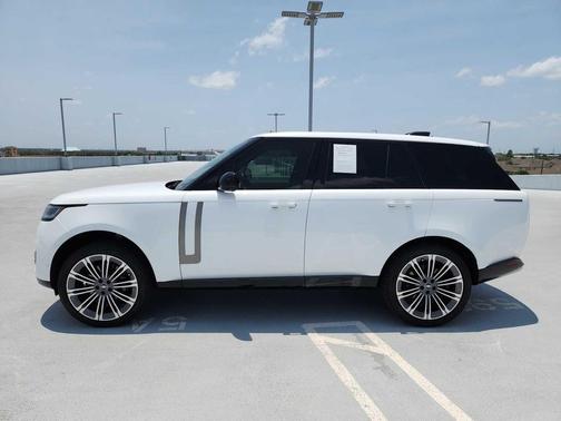 Ostuni Pearl White Metallic 2024 Land Rover Range Rover P530 SE