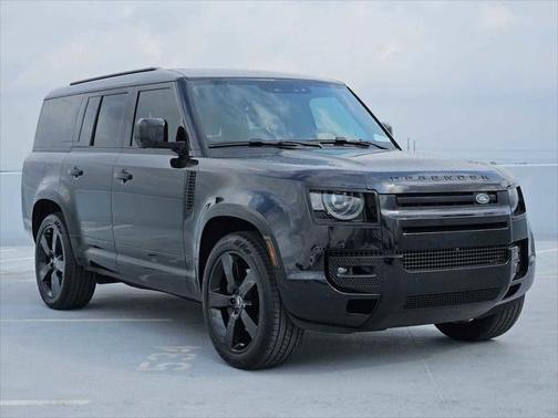 2025 Land Rover Defender 130 P400 X-Dynamic SE