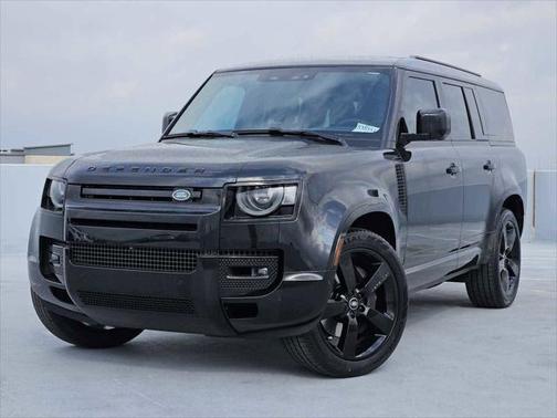 2025 Land Rover Defender 130 P400 X-Dynamic SE