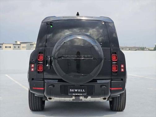 2025 Land Rover Defender 130 P400 X-Dynamic SE