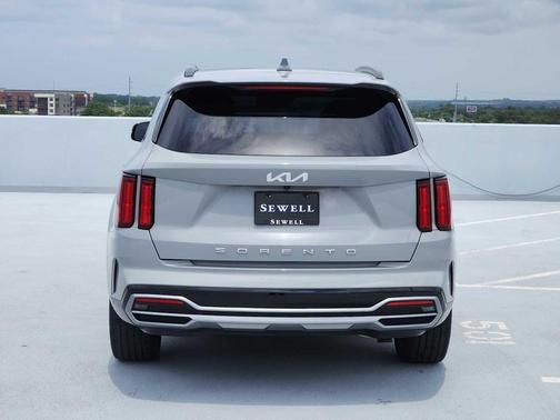 Wolf Gray 2022 Kia Sorento SX