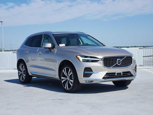 2023 Volvo XC60 B5 Ultimate Bright Theme