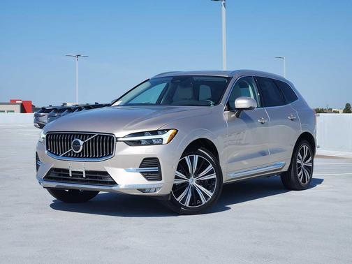 2023 Volvo XC60 B5 Ultimate Bright Theme
