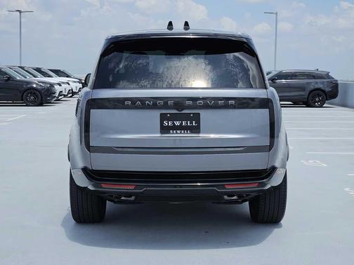 2025 Land Rover Range Rover P530 SE